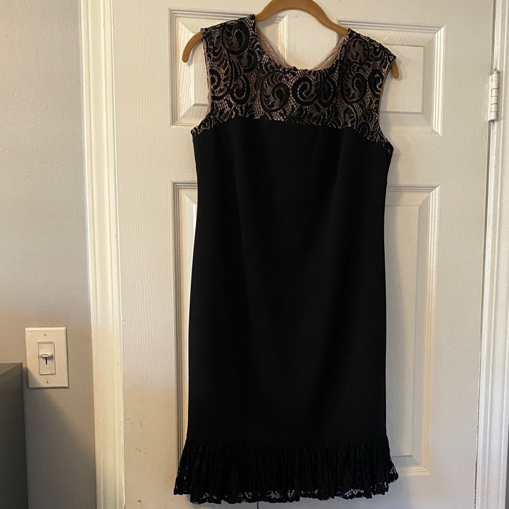 SD Collection Black and Beige Lace Mini Dress